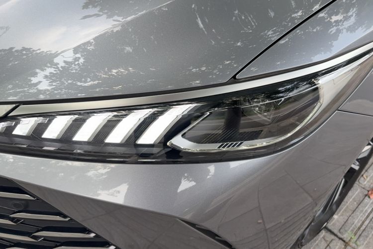 Used BYD Qin PLUS 2025 DM-i Smart Drive 55KM Beyond Model Left Front Headlight