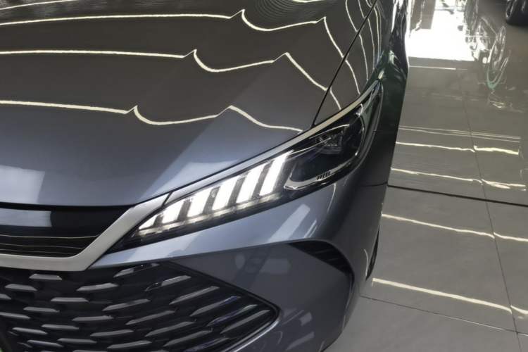 Used BYD Qin PLUS 2025 DM-i Smart Drive 55KM Leading Model Left Front Headlight