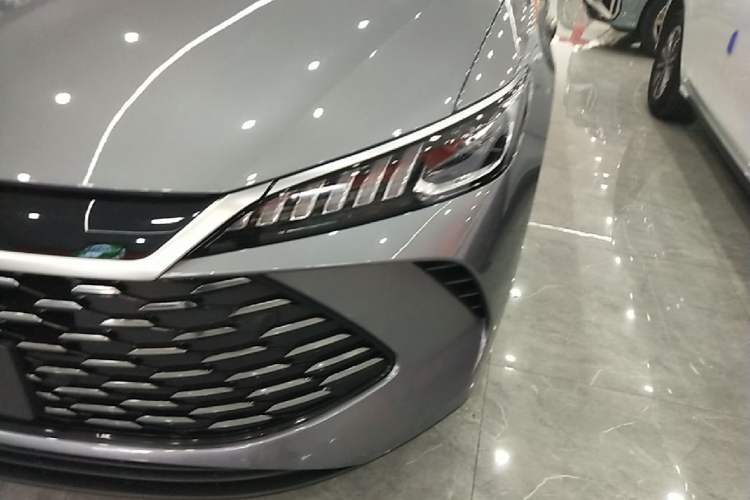 Used BYD Qin PLUS 2025 DM-i Smart Drive 120KM Superior Model Left Front Headlight