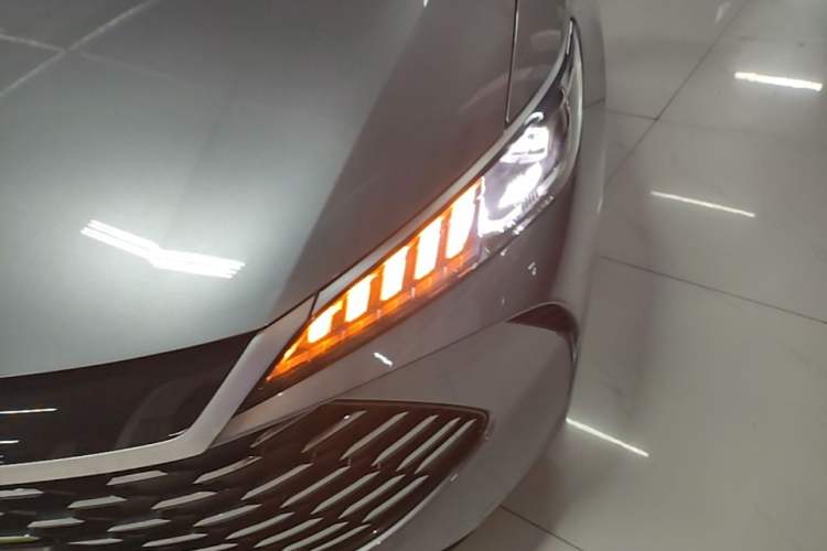 Used BYD Qin PLUS 2025 DM-i Smart Drive 55KM Leading Model Left Front Headlight