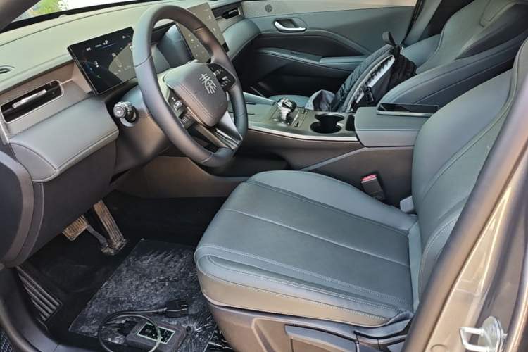 Used BYD Qin PLUS 2025 DM-i Smart Drive 55KM Leading Model Left Front Seat