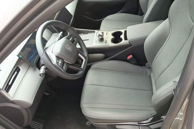 Used BYD Qin PLUS 2025 EV Smart Drive Edition 420KM Leading Model Left Front Seat