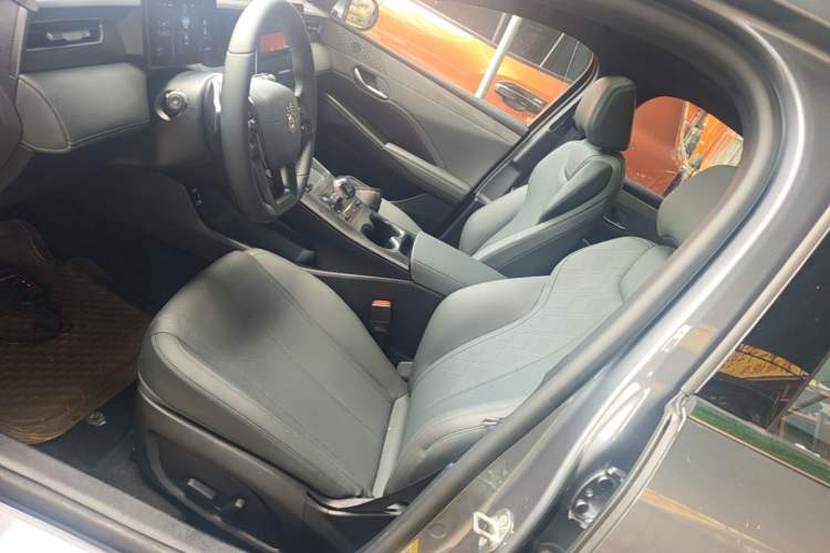 Used BYD Qin PLUS 2025 DM-i Smart Drive 120KM Superior Model Left Front Seat