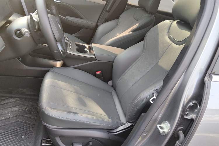 Used BYD Qin PLUS 2025 DM-i Smart Drive 55KM Beyond Model Left Front Seat