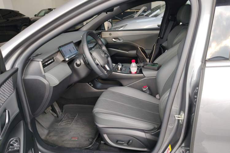 Used BYD Qin PLUS 2025 DM-i Smart Drive 55KM Beyond Model Left Front Seat