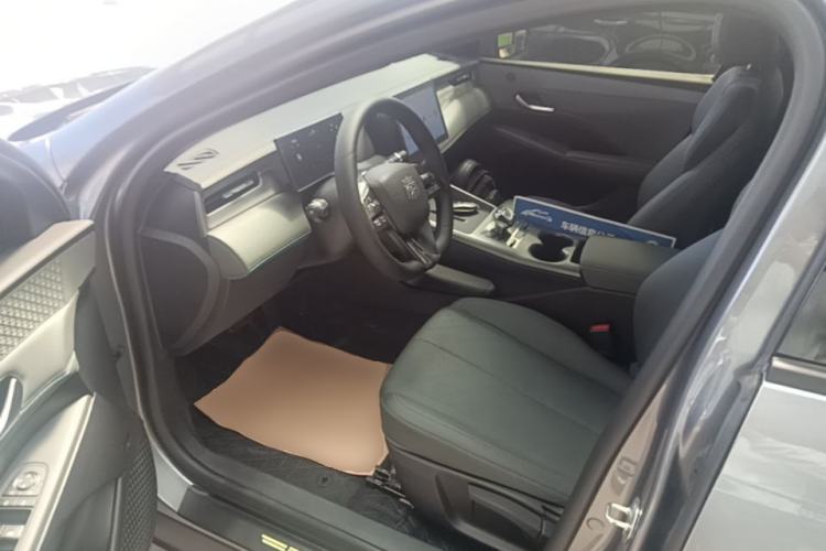 Used BYD Qin PLUS 2025 DM-i Smart Drive 55KM Leading Model Left Front Seat