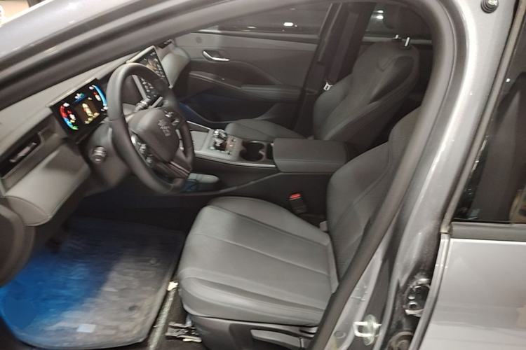 Used BYD Qin PLUS 2025 DM-i Smart Drive 55KM Leading Model Left Front Seat