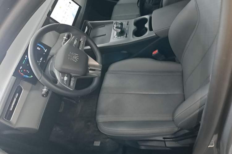 Used BYD Qin PLUS 2025 DM-i Smart Drive 55KM Leading Model Left Front Seat