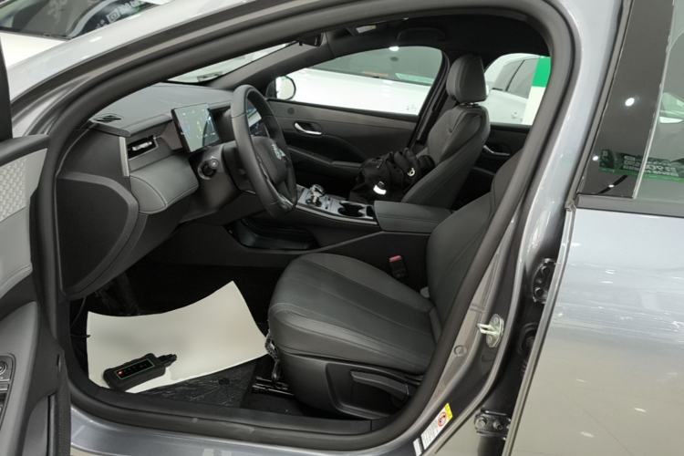 Used BYD Qin PLUS 2025 DM-i Smart Drive 55KM Leading Model Left Front Seat