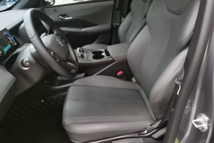 Used BYD Qin PLUS 2025 DM-i Smart Drive 55KM Leading Model Left Front Seat