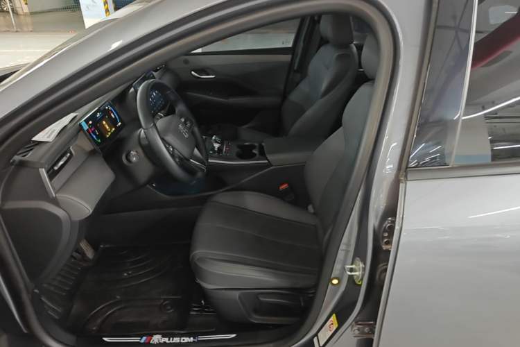 Used BYD Qin PLUS 2025 DM-i Smart Drive 55KM Leading Model Left Front Seat