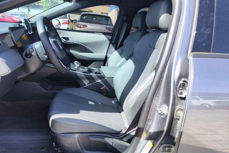 Used BYD Qin PLUS 2025 DM-i Smart Drive 55KM Leading Model Left Front Seat