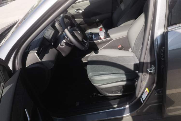 Used BYD Qin PLUS 2025 DM-i Smart Drive 120KM Superior Model Left Front Seat