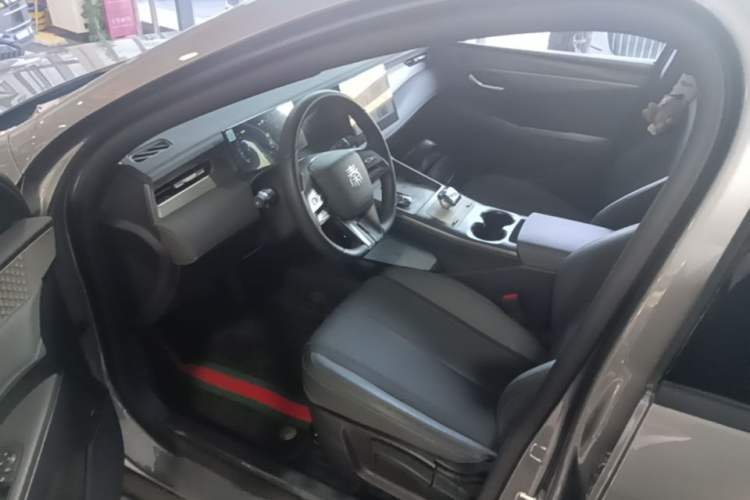 Used BYD Qin PLUS 2025 DM-i Smart Drive 55KM Leading Model Left Front Seat