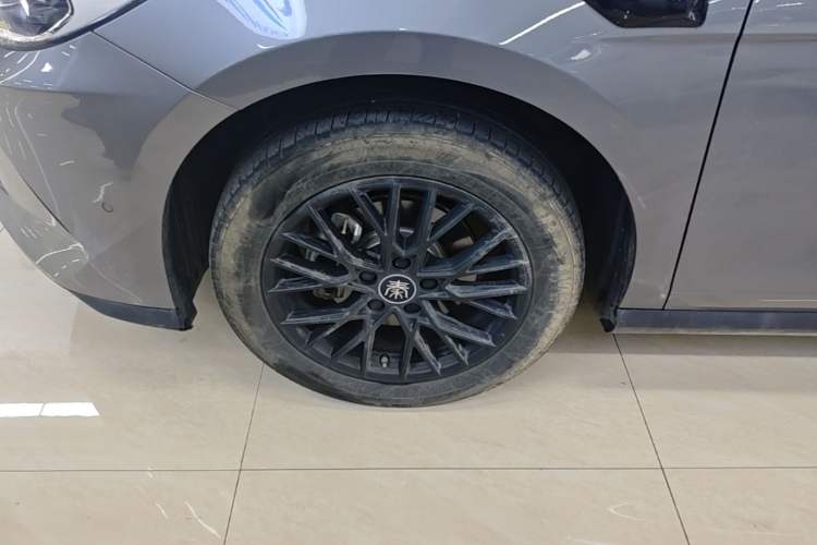 Used BYD Qin PLUS 2025 EV Smart Drive Edition 420KM Leading Model Left Front Wheel Hub
