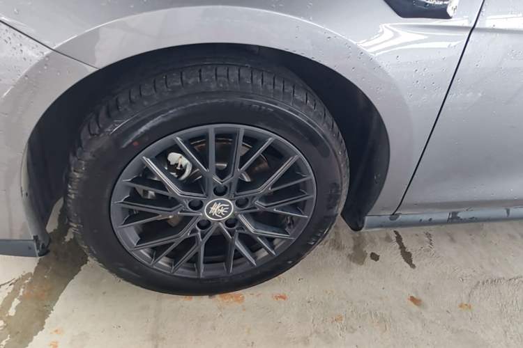 Used BYD Qin PLUS 2025 EV Smart Drive Edition 510KM Leading Model Left Front Wheel Hub