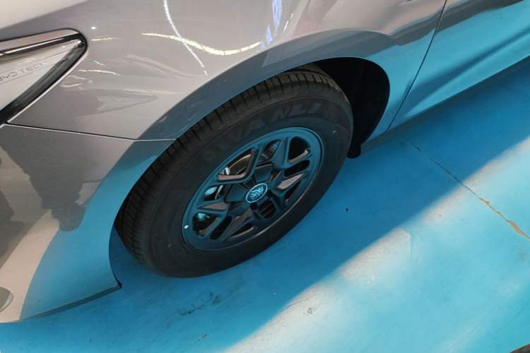 Used BYD Qin PLUS  Left Front Wheel Hub