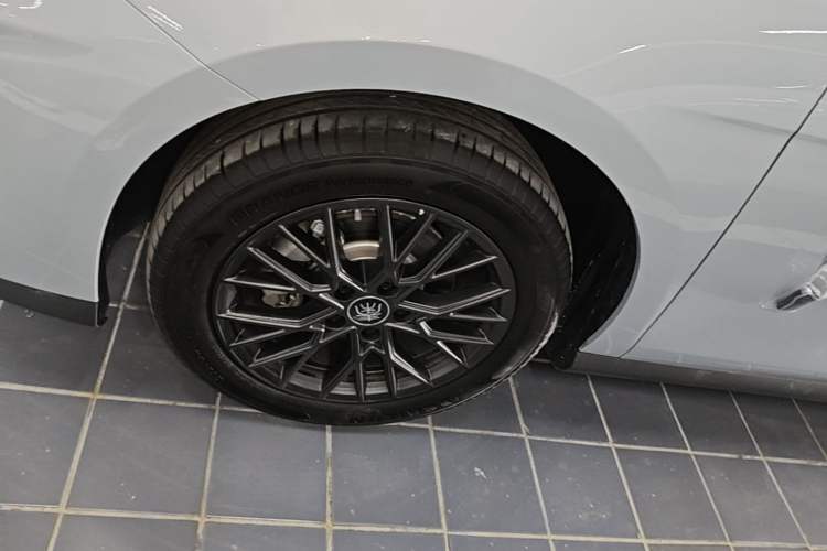 Used BYD Qin PLUS  Left Front Wheel Hub