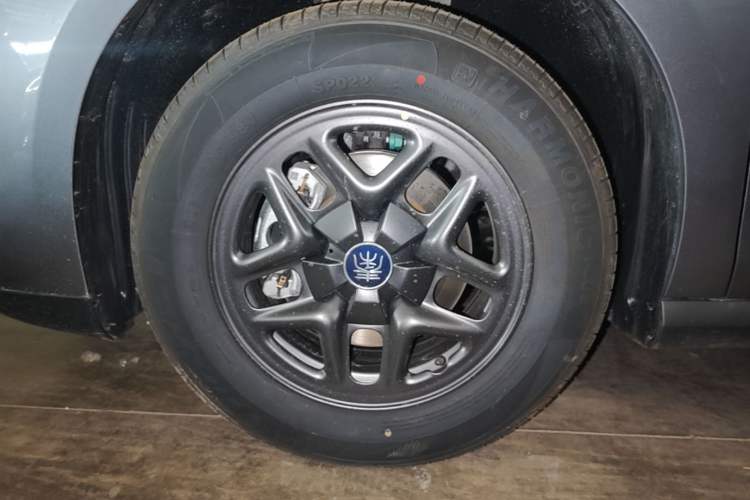Used BYD Qin PLUS  Left Front Wheel Hub