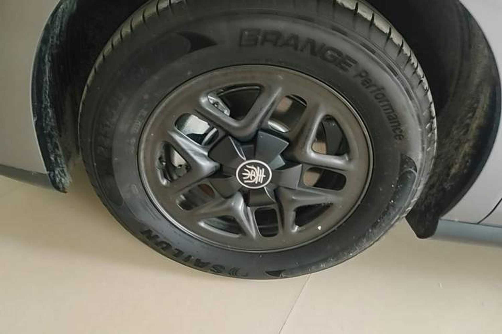 Used BYD Qin PLUS 2025 DM-i Smart Drive 55KM Leading Model Left Front Wheel Hub