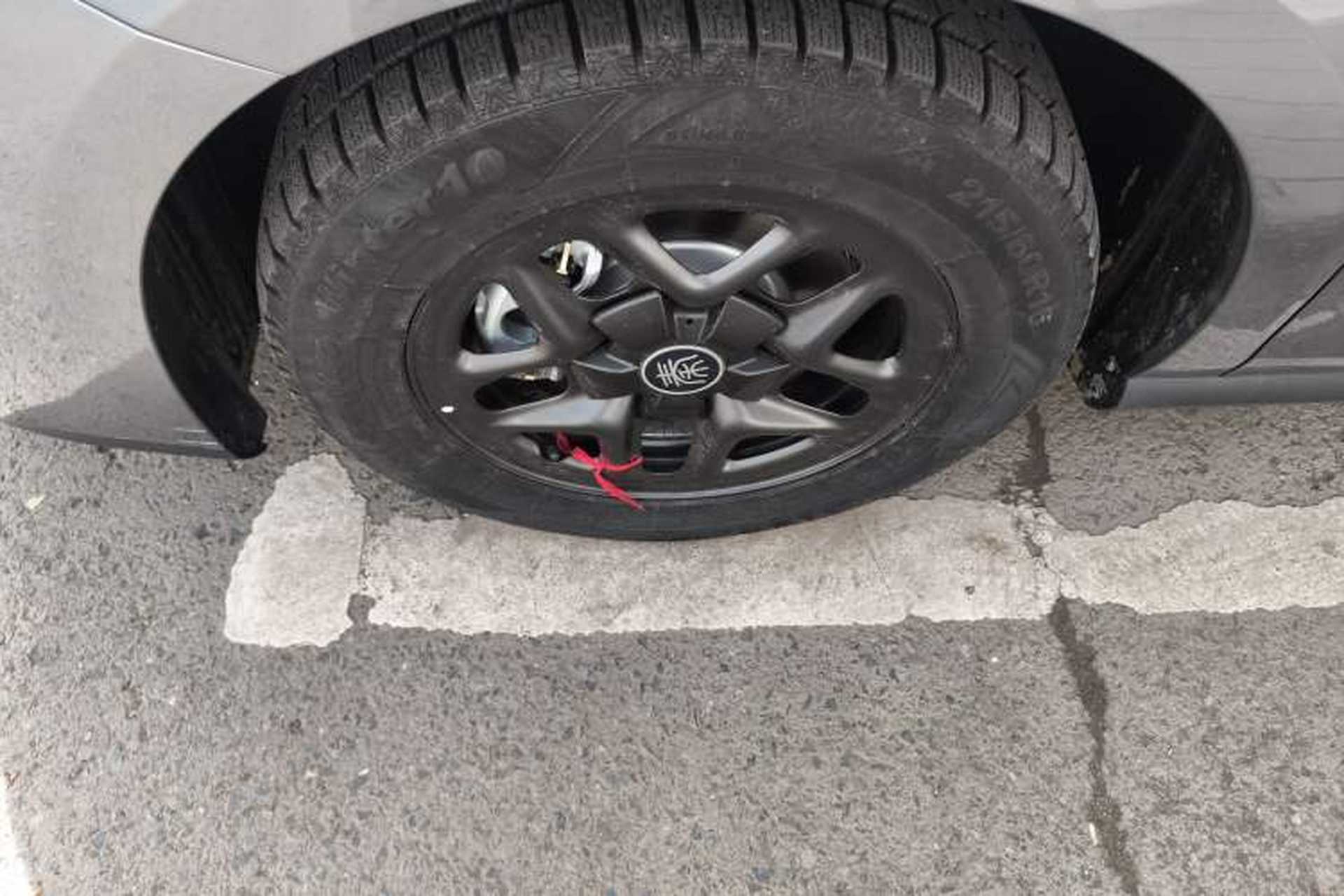 Used BYD Qin PLUS 2025 DM-i Smart Drive 55KM Leading Model Left Front Wheel Hub
