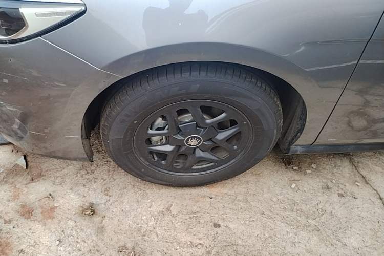 Used BYD Qin PLUS 2025 DM-i Smart Drive 55KM Leading Model Left Front Wheel Hub