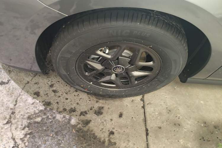 Used BYD Qin PLUS  Left Front Wheel Hub