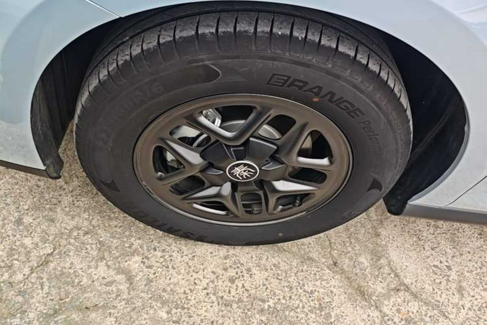 Used BYD Qin PLUS 2025 DM-i Smart Drive 55KM Leading Model Left Front Wheel Hub