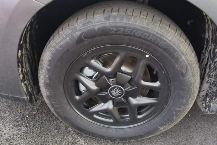 Used BYD Qin PLUS  Left Front Wheel Hub