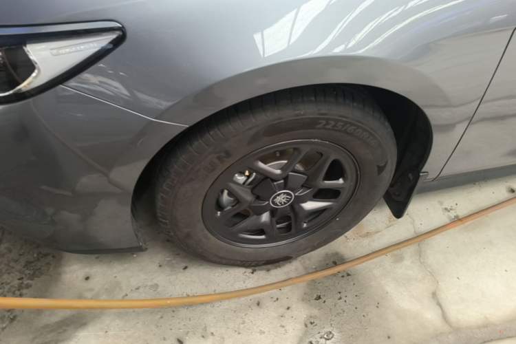 Used BYD Qin PLUS 2025 DM-i Smart Drive 55KM Leading Model Left Front Wheel Hub