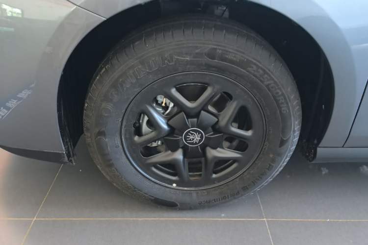 Used BYD Qin PLUS  Left Front Wheel Hub