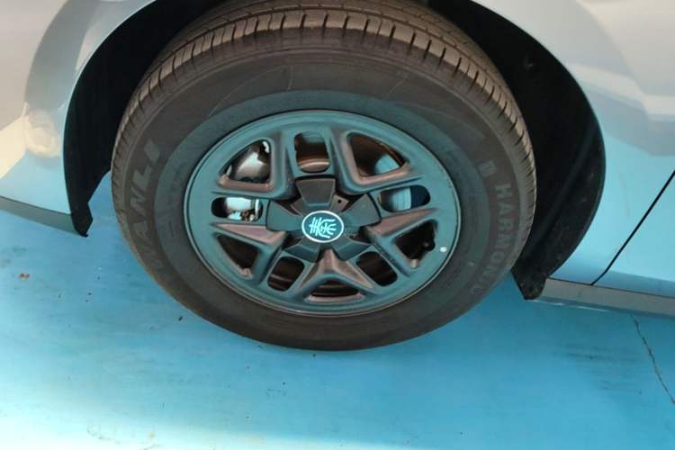 Used BYD Qin PLUS  Left Front Wheel Hub