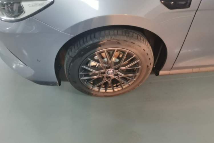 Used BYD Qin PLUS 2025 EV Smart Drive Edition 420KM Leading Model Left Front Wheel Hub