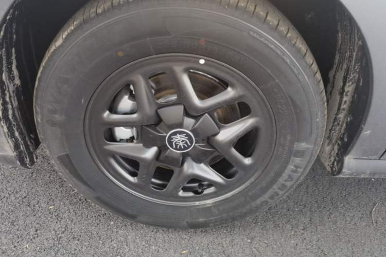 Used BYD Qin PLUS  Left Front Wheel Hub