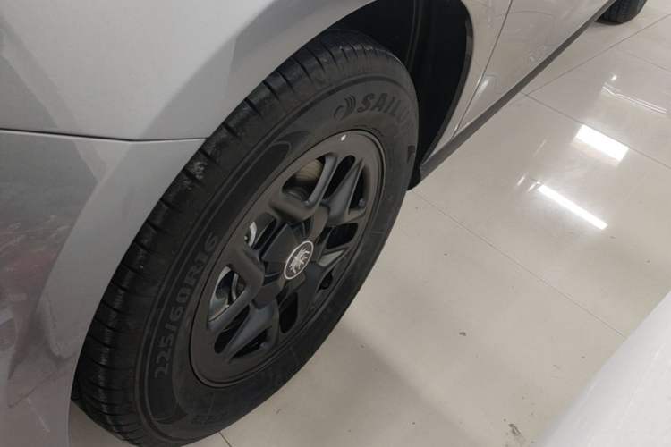 Used BYD Qin PLUS  Left Front Wheel Hub