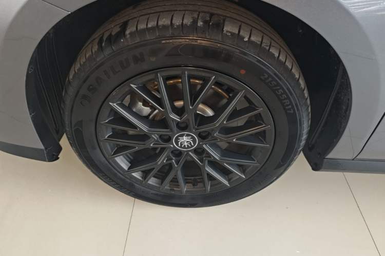 Used BYD Qin PLUS 2025 EV Smart Drive Edition 510KM Leading Model Left Front Wheel Hub