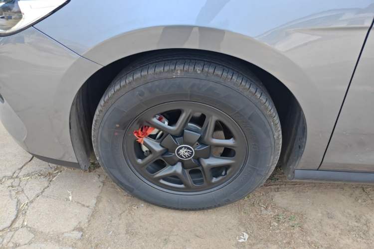 Used BYD Qin PLUS 2025 DM-i Smart Drive 55KM Leading Model Left Front Wheel Hub