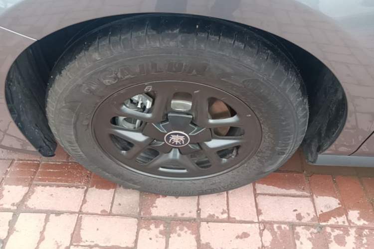 Used BYD Qin PLUS 2025 DM-i Smart Drive 55KM Leading Model Left Front Wheel Hub