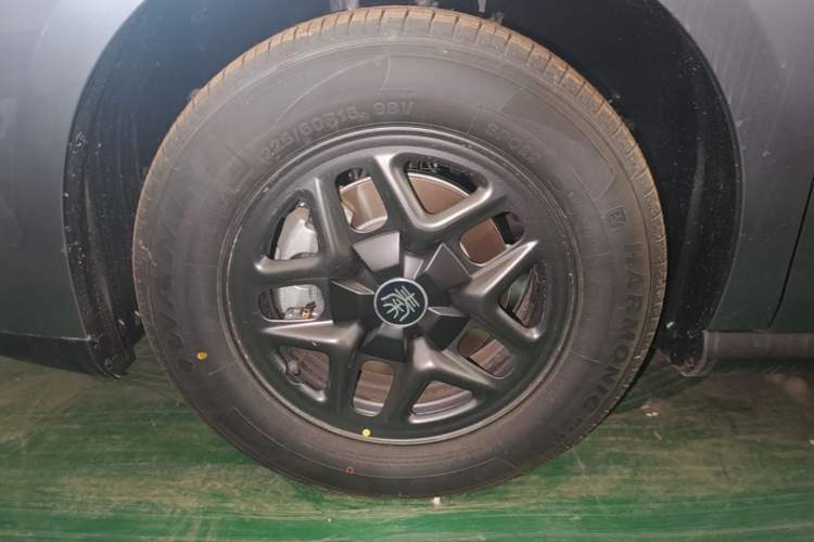 Used BYD Qin PLUS  Left Front Wheel Hub