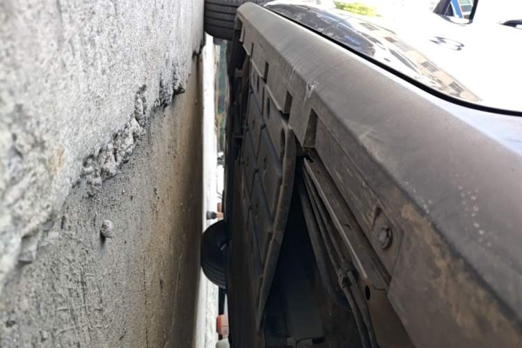 Used BYD Qin PLUS 2025 DM-i Smart Drive 55KM Leading Model Left Side Sill