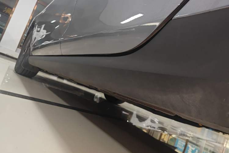 Used BYD Qin PLUS 2025 DM-i Smart Drive 55KM Leading Model Left Side Sill