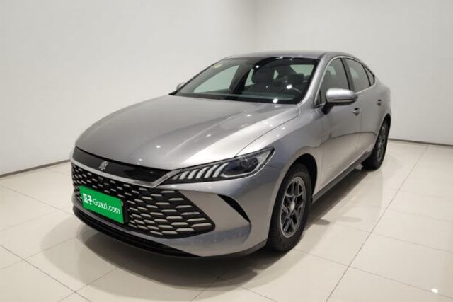 BYD Qin PLUS 2025 DM-i Smart Drive 55KM Leading Model usado