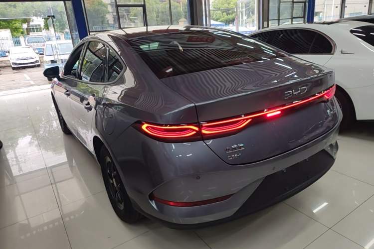 Used BYD Qin PLUS 2025 DM-i Smart Drive 55KM Leading Model Rear Left 45 Deg