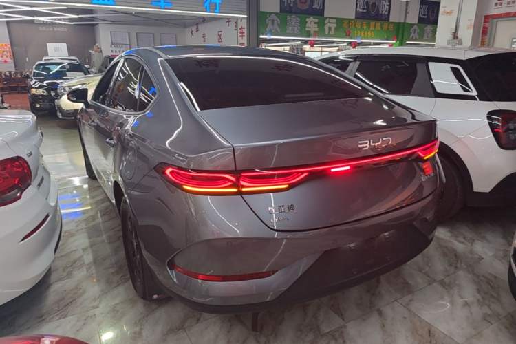 Used BYD Qin PLUS 2025 DM-i Smart Drive 55KM Leading Model Rear Left 45 Deg