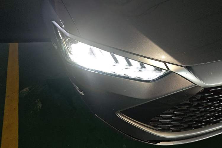 Used BYD Qin PLUS 2025 DM-i Smart Drive 55KM Leading Model Right Front Headlight