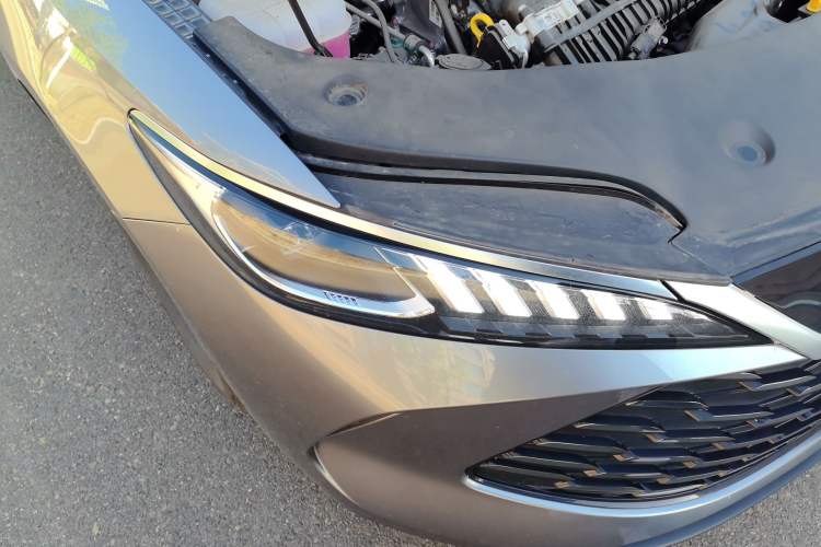Used BYD Qin PLUS 2025 DM-i Smart Drive 55KM Leading Model Right Front Headlight