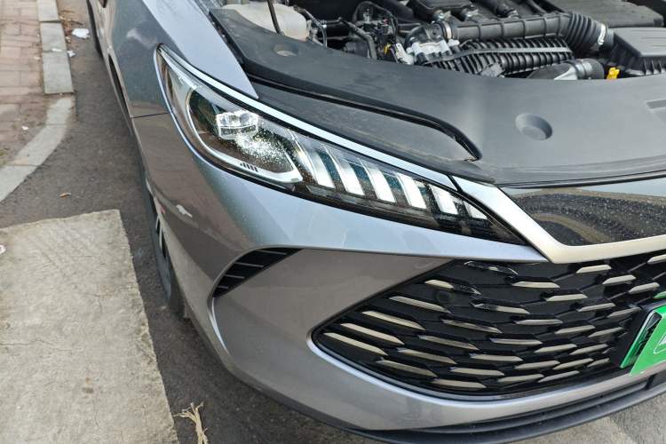 Used BYD Qin PLUS 2025 DM-i Smart Drive 120KM Superior Model Right Front Headlight