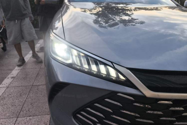 Used BYD Qin PLUS 2025 DM-i Smart Drive 55KM Leading Model Right Front Headlight