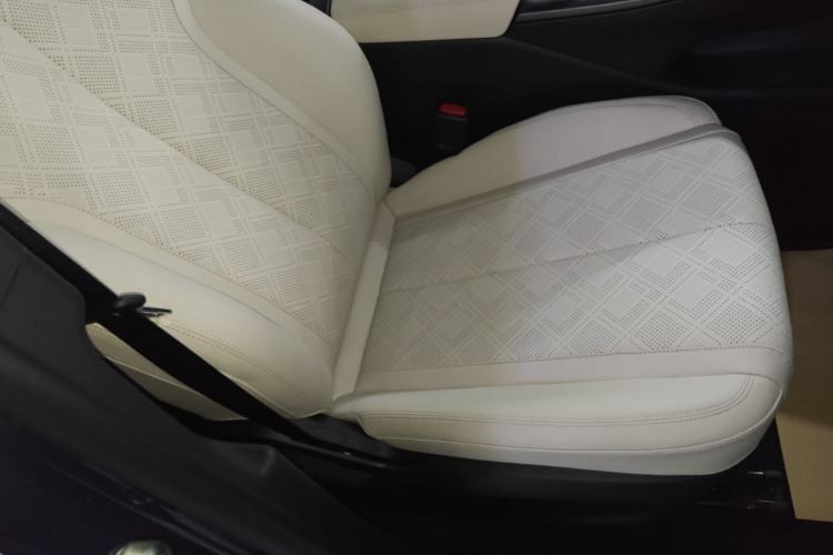 Used BYD Qin PLUS 2025 DM-i Smart Drive 120KM Superior Model Right Front Seat