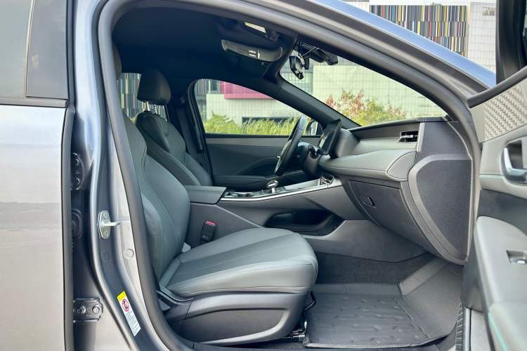 Used BYD Qin PLUS 2025 DM-i Smart Drive 55KM Leading Model Right Front Seat